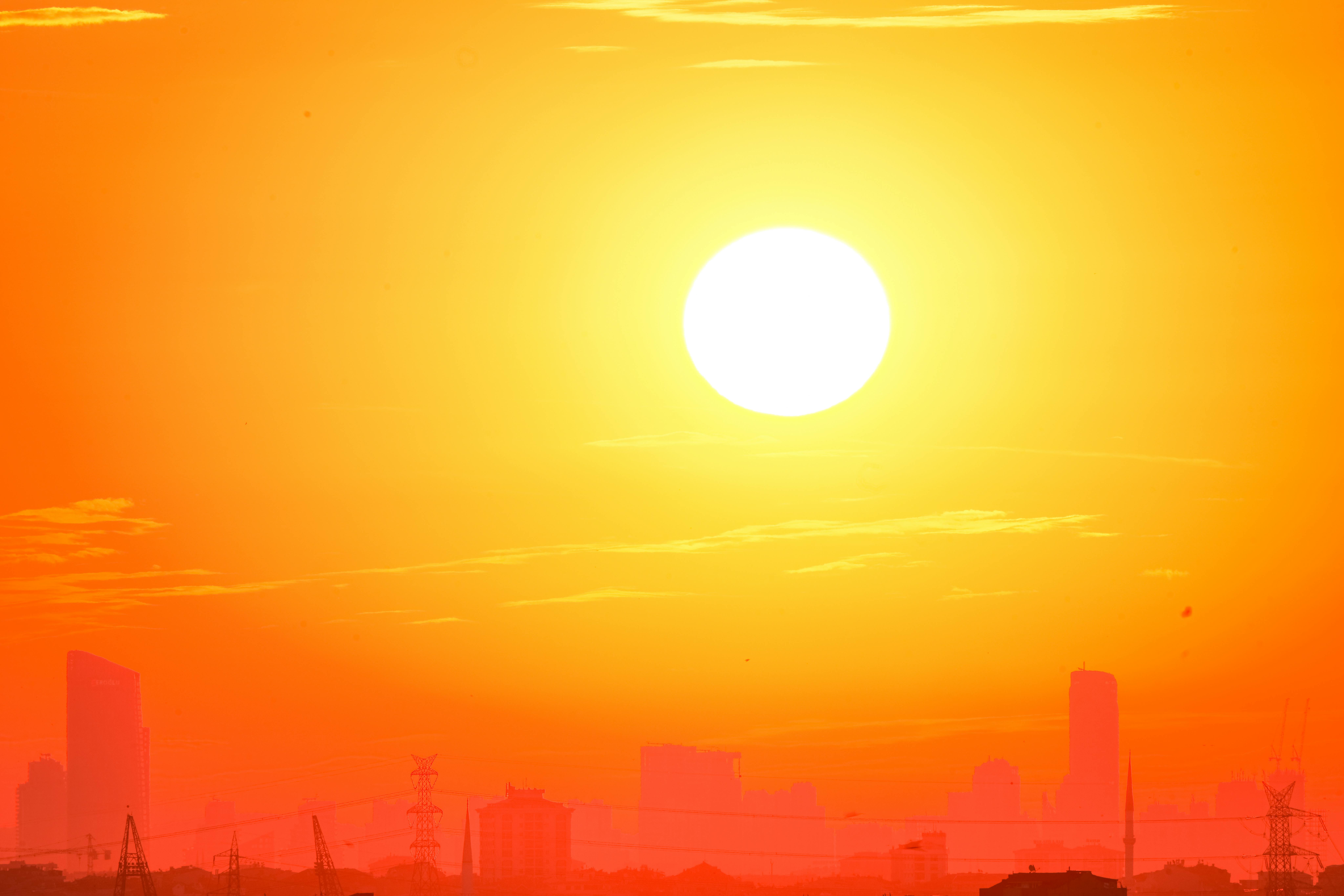 Severe Heatwave Grips Odisha; Temperatures Cross 40&deg;C Across Several Cities